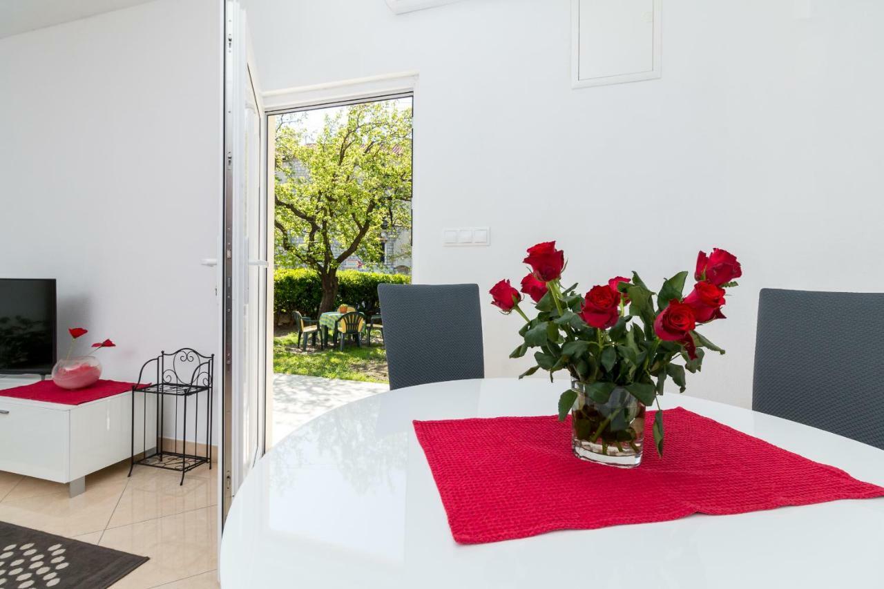Apartment Jurasin Kaštela Exteriör bild