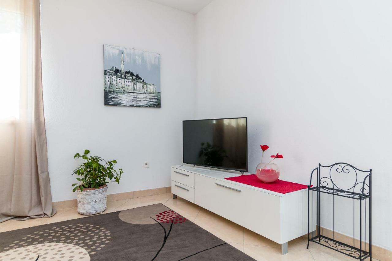 Apartment Jurasin Kaštela Exteriör bild