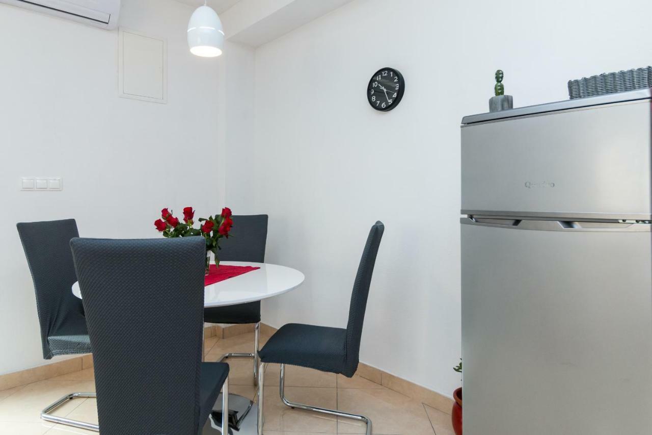 Apartment Jurasin Kaštela Exteriör bild