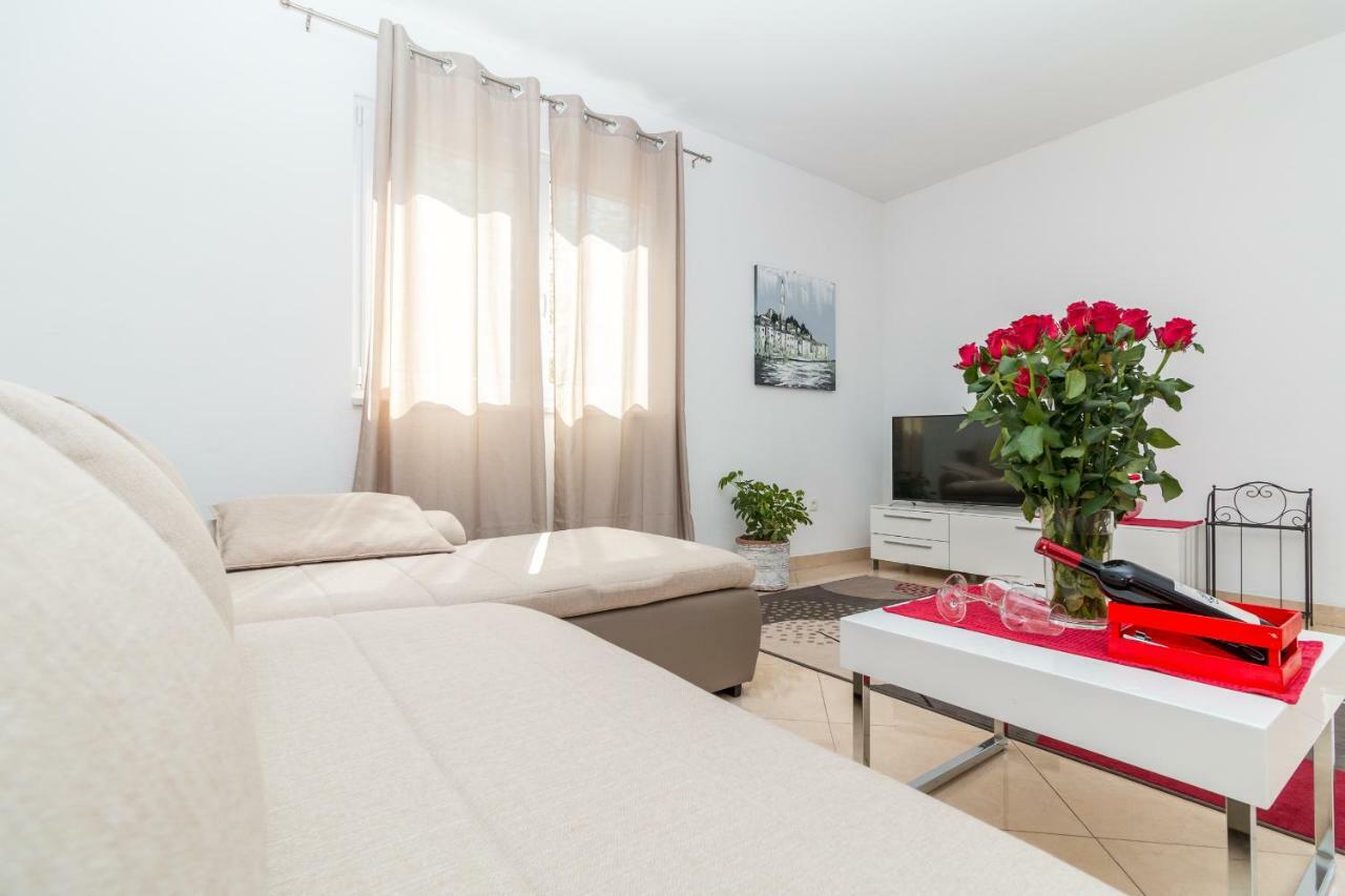 Apartment Jurasin Kaštela Exteriör bild