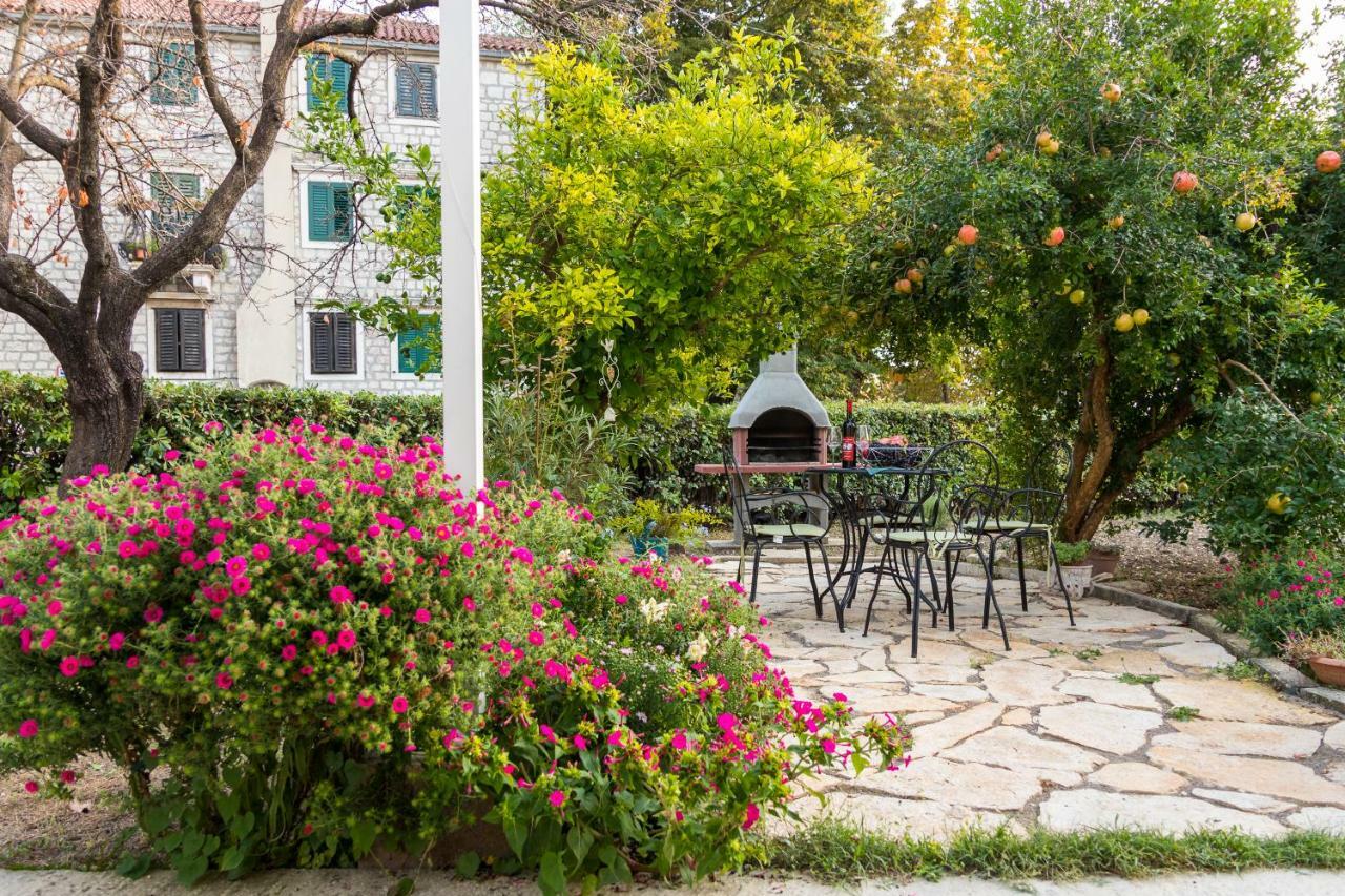 Apartment Jurasin Kaštela Exteriör bild