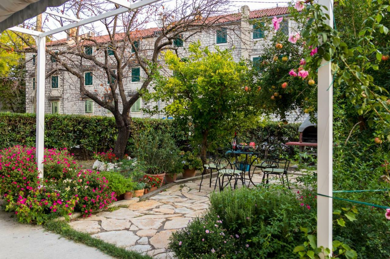 Apartment Jurasin Kaštela Exteriör bild
