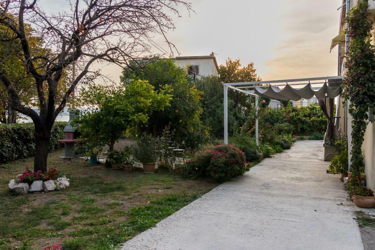 Apartment Jurasin Kaštela Exteriör bild